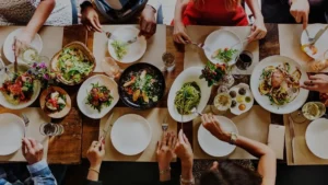 Dieta fuori casa: cosa mangiare senza rinunce – immagine in evidenza
